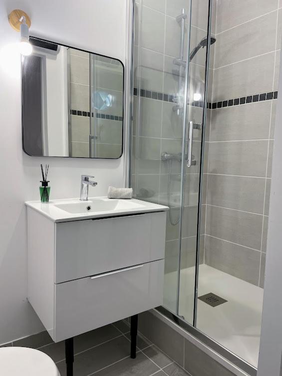 Le Cosy - T2 Avec Petite Cour Dans Centre Historique De Nerac Apartment Exterior photo